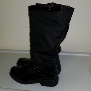 BOGO 1/2 OFF Totes rain/snowboots size 10 like new